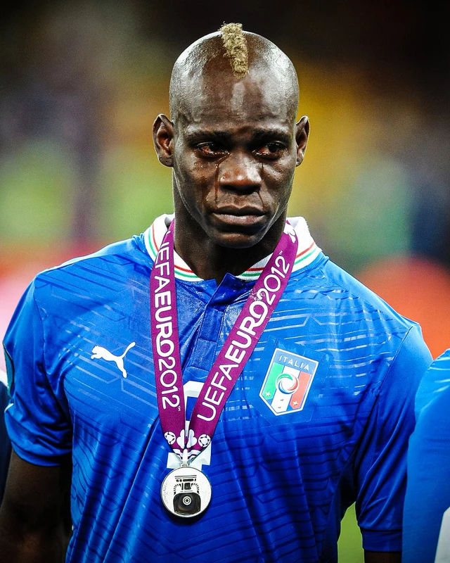 Khoa học của nước mắt: Tại sao cầu thủ bóng đá nam tính là thế mà cũng khóc? - Ảnh 7. Khoa học của nước mắt: Tại sao cầu thủ bóng đá nam tính là thế mà cũng khóc? - Ảnh 7.