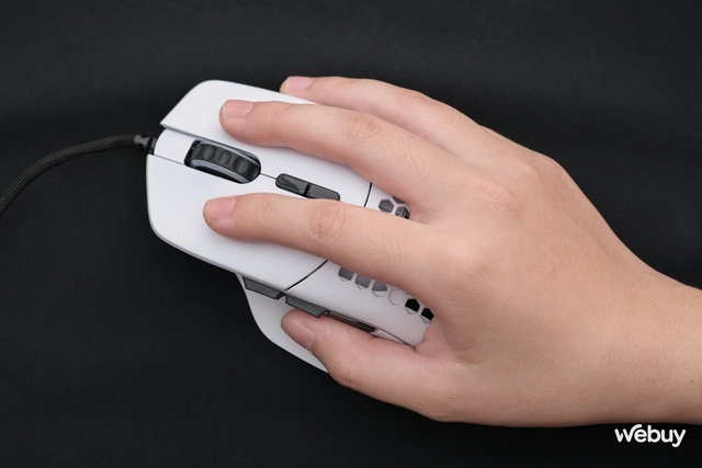 Trên tay Glorious Model I: Chuột gaming công thái học nhiều nút bấm, giá dưới 1.5 triệu đồng và không dành cho người... sợ lỗ - Ảnh 7. Trên tay Glorious Model I: Chuột gaming công thái học nhiều nút bấm, giá dưới 1.5 triệu đồng và không dành cho người... sợ lỗ - Ảnh 7.