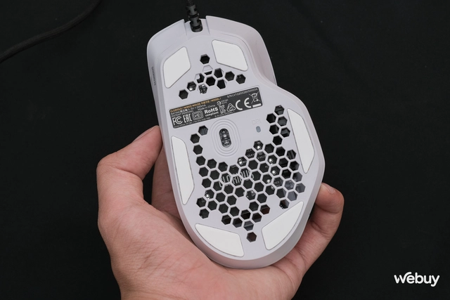 Trên tay Glorious Model I: Chuột gaming công thái học nhiều nút bấm, giá dưới 1.5 triệu đồng và không dành cho người... sợ lỗ - Ảnh 8. Trên tay Glorious Model I: Chuột gaming công thái học nhiều nút bấm, giá dưới 1.5 triệu đồng và không dành cho người... sợ lỗ - Ảnh 8.