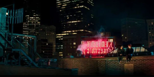 Đếm mỏi tay cũng không hết những chi tiết thú vị liên quan đến Avengers trong tập đầu tiên của Ms. Marvel - Ảnh 10. Đếm mỏi tay cũng không hết những chi tiết thú vị liên quan đến Avengers trong tập đầu tiên của Ms. Marvel - Ảnh 10.