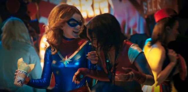 Đếm mỏi tay cũng không hết những chi tiết thú vị liên quan đến Avengers trong tập đầu tiên của Ms. Marvel - Ảnh 14. Đếm mỏi tay cũng không hết những chi tiết thú vị liên quan đến Avengers trong tập đầu tiên của Ms. Marvel - Ảnh 14.