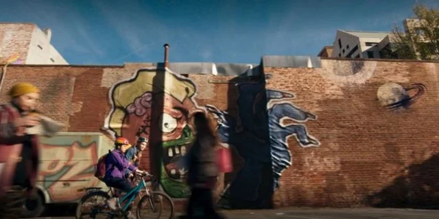 Đếm mỏi tay cũng không hết những chi tiết thú vị liên quan đến Avengers trong tập đầu tiên của Ms. Marvel - Ảnh 9. Đếm mỏi tay cũng không hết những chi tiết thú vị liên quan đến Avengers trong tập đầu tiên của Ms. Marvel - Ảnh 9.