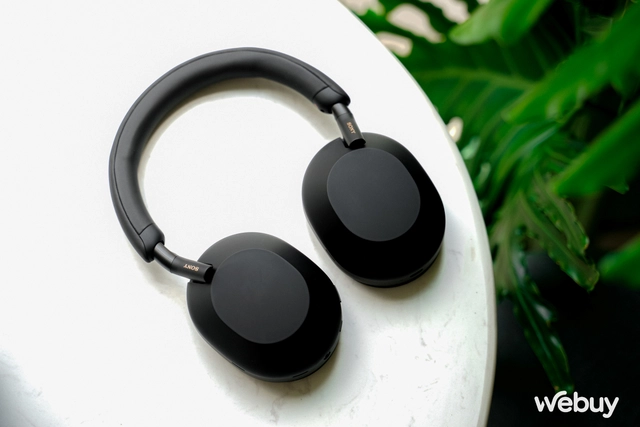 Trải nghiệm đầu về Sony WH-1000XM5: Thiết kế đẹp, tính năng xịn nhưng có điểm "cải lùi" ai định mua nên biết - Ảnh 5. Trải nghiệm đầu về Sony WH-1000XM5: Thiết kế đẹp, tính năng xịn nhưng có điểm "cải lùi" ai định mua nên biết - Ảnh 5.