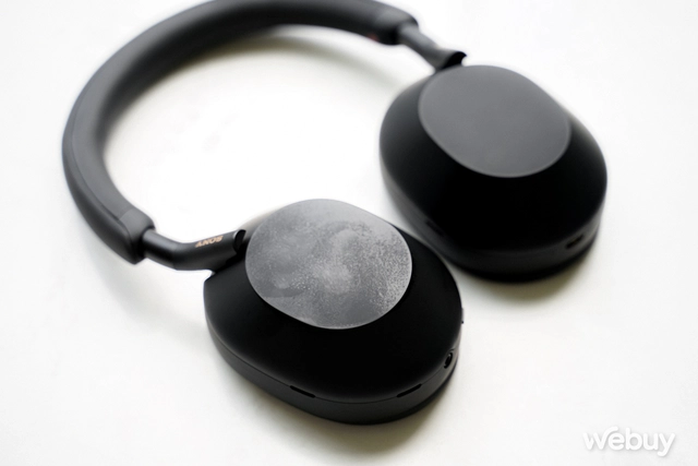 Đại chiến Sony WH-1000XM5 và Apple AirPods Max: Tầm 10 triệu tai nghe nào “ngon” nhất? - Ảnh 4. Đại chiến Sony WH-1000XM5 và Apple AirPods Max: Tầm 10 triệu tai nghe nào “ngon” nhất? - Ảnh 4.