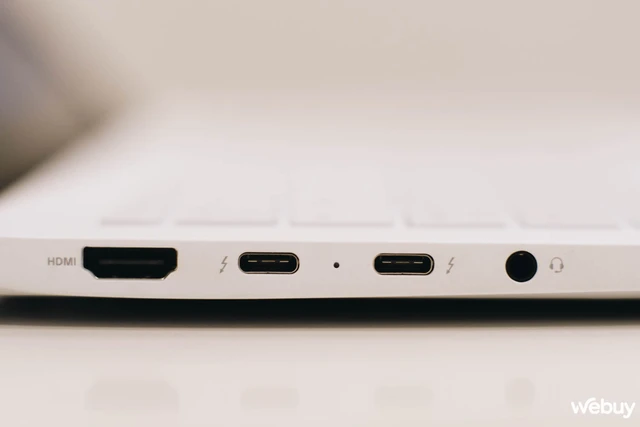 Trên tay LG Gram 2022: Laptop 16 inch nhưng nhẹ hơn cả 13 inch - Ảnh 4. Trên tay LG Gram 2022: Laptop 16 inch nhưng nhẹ hơn cả 13 inch - Ảnh 4.