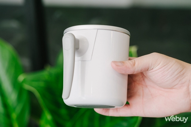 Đánh giá cốc tự động làm lạnh nước: Vị cứu tinh của dân văn phòng trong ngày hè nóng nực? - Ảnh 8. Đánh giá cốc tự động làm lạnh nước: Vị cứu tinh của dân văn phòng trong ngày hè nóng nực? - Ảnh 8.