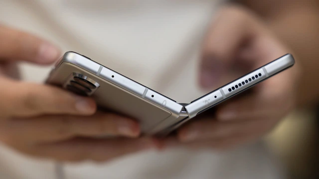 Samsung giảm kỳ vọng vào doanh số Galaxy Z Fold 5 và Flip 5 - Ảnh 1. Samsung giảm kỳ vọng vào doanh số Galaxy Z Fold 5 và Flip 5 - Ảnh 1.