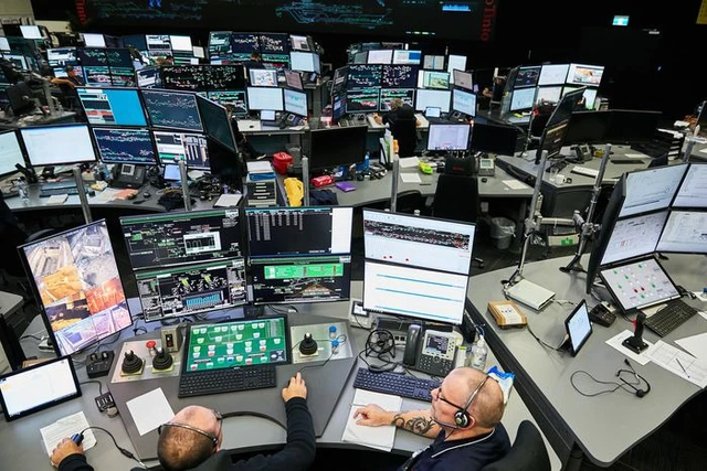 Ngành khai thác mỏ đang phụ thuộc nhiều hơn vào robot, nhưng giờ họ thiếu trầm trọng nhân công để vận hành chúng - Ảnh 2. Ngành khai thác mỏ đang phụ thuộc nhiều hơn vào robot, nhưng giờ họ thiếu trầm trọng nhân công để vận hành chúng - Ảnh 2.