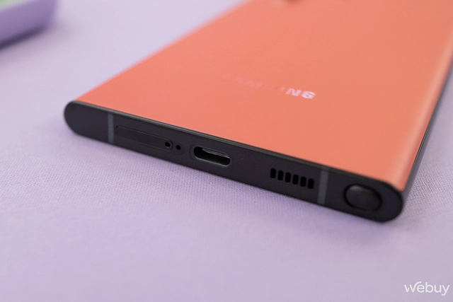 Ảnh thực tế Galaxy S22 Ultra màu Đỏ Lychee mới ra mắt - Ảnh 4. Ảnh thực tế Galaxy S22 Ultra màu Đỏ Lychee mới ra mắt - Ảnh 4.