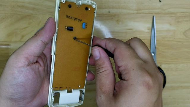 Hồi sinh điều khiển điều hòa bị chảy mực màn hình cho người mới: siêu đơn giản, ít tốn tiền - Ảnh 7. Hồi sinh điều khiển điều hòa bị chảy mực màn hình cho người mới: siêu đơn giản, ít tốn tiền - Ảnh 7.