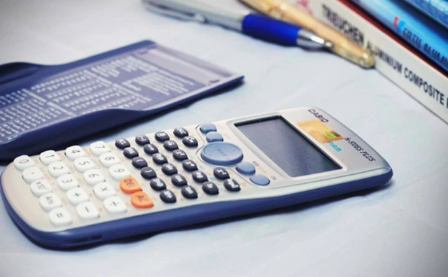 5 máy tính bỏ túi chất lượng có thể mang vào phòng thi tốt nghiệp THPT - Ảnh 1. 5 máy tính bỏ túi chất lượng có thể mang vào phòng thi tốt nghiệp THPT - Ảnh 1.