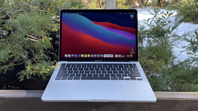MacBook Pro 13 cho thấy sự lười nh&aacute;c v&agrave; tận thu của Apple - Ảnh 3.