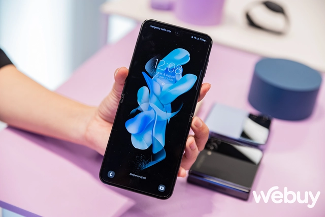 Cận cảnh điện thoại gập Galaxy Z Fold/ Z Flip thế hệ thứ 4 tại Việt Nam: Thiết kế gọn nhẹ, th&ecirc;m nhiều t&iacute;nh năng đa nhiệm, pin lớn hơn, d&ugrave;ng Snapdragon 8  Gen1 - Ảnh 12.