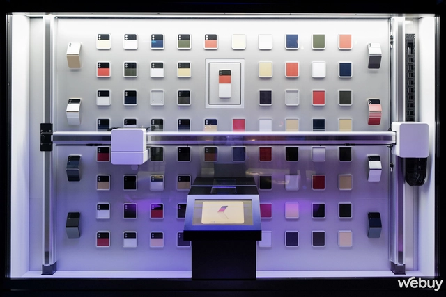 Cận cảnh điện thoại gập Galaxy Z Fold/ Z Flip thế hệ thứ 4 tại Việt Nam: Thiết kế gọn nhẹ, thêm nhiều tính năng đa nhiệm, pin lớn hơn, dùng Snapdragon 8 Gen1 - Ảnh 5. Cận cảnh điện thoại gập Galaxy Z Fold/ Z Flip thế hệ thứ 4 tại Việt Nam: Thiết kế gọn nhẹ, thêm nhiều tính năng đa nhiệm, pin lớn hơn, dùng Snapdragon 8 Gen1 - Ảnh 5.