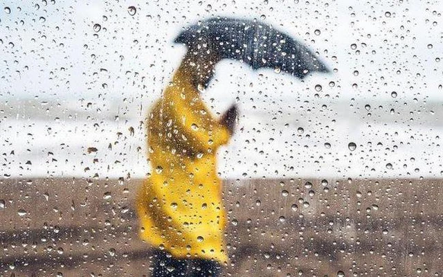 Nghiên cứu mới chỉ ra những chất hoá học độc hại không chỉ còn nằm dưới lòng biển mà đã hoà cả vào trong nước mưa - Ảnh 1. Nghiên cứu mới chỉ ra những chất hoá học độc hại không chỉ còn nằm dưới lòng biển mà đã hoà cả vào trong nước mưa - Ảnh 1.