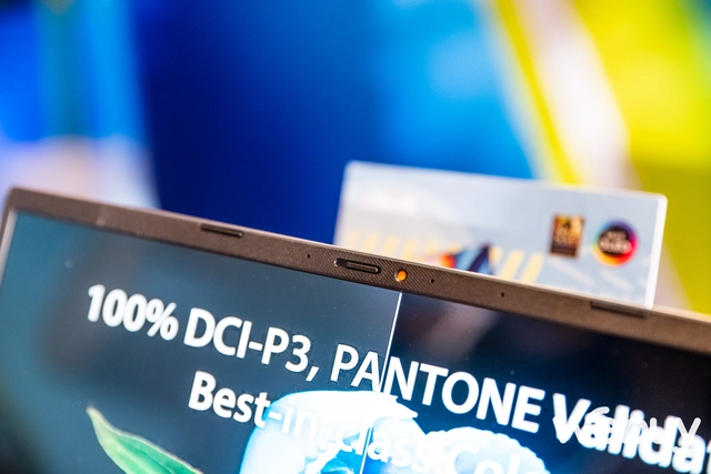 ASUS Vivobook 14X/15X chính thức ra mắt tại Việt Nam: màn hình OLED 2.8K, Core i5 Gen 12 H-Series, pin 70Wh giá từ 17 triệu đồng - Ảnh 11. ASUS Vivobook 14X/15X chính thức ra mắt tại Việt Nam: màn hình OLED 2.8K, Core i5 Gen 12 H-Series, pin 70Wh giá từ 17 triệu đồng - Ảnh 11.