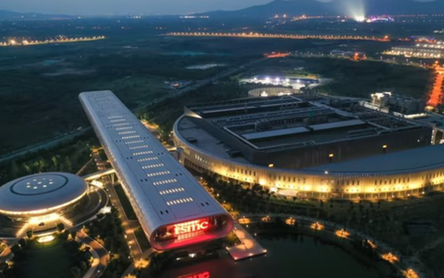 Đổ rất nhiều tiền vào chip bán dẫn tiên tiến: Mỹ lo sợ nếu xảy ra 1 điều với Trung Quốc - Ảnh 1. Đổ rất nhiều tiền vào chip bán dẫn tiên tiến: Mỹ lo sợ nếu xảy ra 1 điều với Trung Quốc - Ảnh 1.