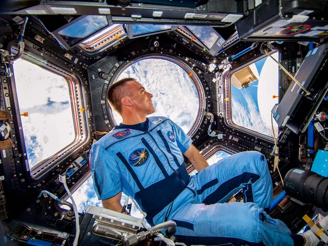 Hiện tượng kinh ngạc trong kh&ocirc;ng gian: Tại sao Trạm vũ trụ quốc tế lại rỉ s&eacute;t? - Ảnh 4.