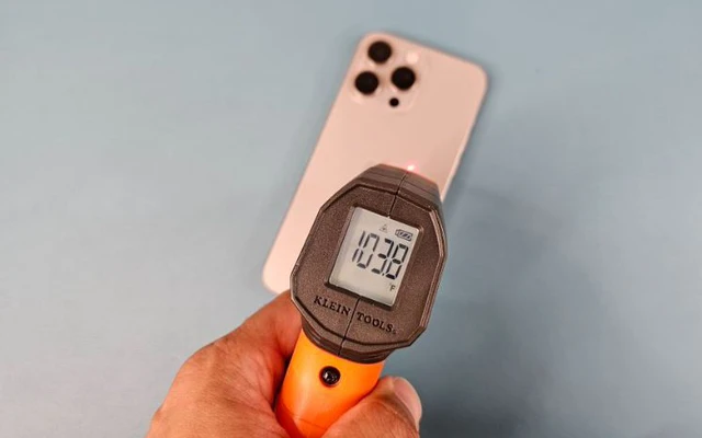 Apple tìm ra “thủ phạm” khiến nhiệt độ iPhone 15 nóng bất thường, Instagram, Uber bất ngờ bị réo tên - Ảnh 1. Apple tìm ra “thủ phạm” khiến nhiệt độ iPhone 15 nóng bất thường, Instagram, Uber bất ngờ bị réo tên - Ảnh 1.