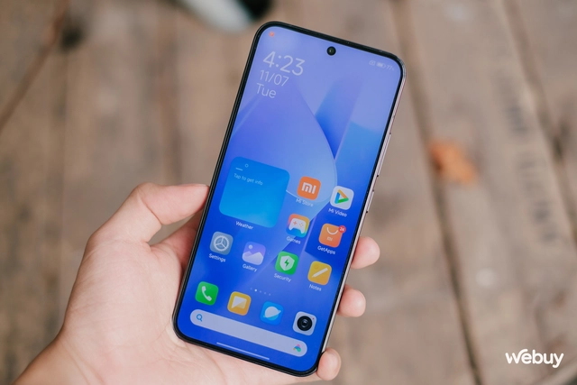 Flagship Xiaomi chạy chip Snapdragon 8 Gen 3 giá dưới 15 triệu: Điểm AnTuTu gần 2 triệu, màn hình sáng nhất thế giới- Ảnh 11. Flagship Xiaomi chạy chip Snapdragon 8 Gen 3 giá dưới 15 triệu: Điểm AnTuTu gần 2 triệu, màn hình sáng nhất thế giới- Ảnh 11.