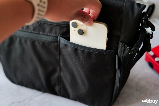 'Trên vai' túi đeo chéo ROG Archer Messenger 14: Nhiều ngăn nhỏ, kháng nước, đựng được laptop 14 inch- Ảnh 10. 'Trên vai' túi đeo chéo ROG Archer Messenger 14: Nhiều ngăn nhỏ, kháng nước, đựng được laptop 14 inch- Ảnh 10.