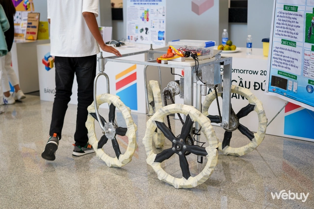 Áp dụng công nghệ vào nông nghiệp, 2 học sinh THCS từ Hậu Giang đạt giải Nhất Solve for Tomorrow 2023- Ảnh 3. Áp dụng công nghệ vào nông nghiệp, 2 học sinh THCS từ Hậu Giang đạt giải Nhất Solve for Tomorrow 2023- Ảnh 3.