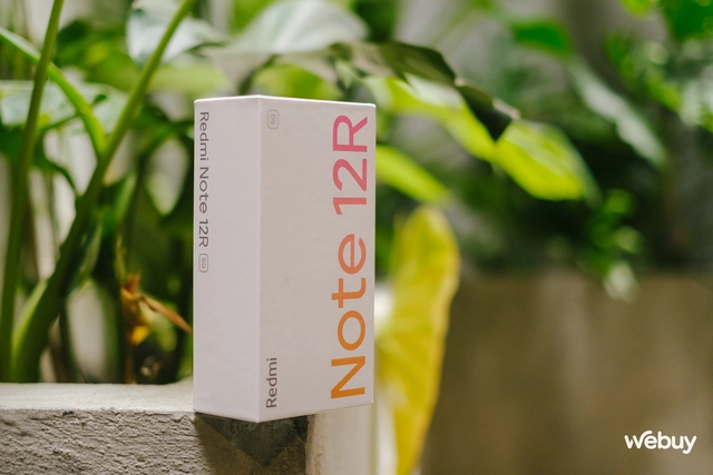 Điện thoại Xiaomi giá hơn 2 triệu: Mặt lưng kính, có 5G, chip Snapdragon, camera 50MP, pin 5000mAh- Ảnh 1. Điện thoại Xiaomi giá hơn 2 triệu: Mặt lưng kính, có 5G, chip Snapdragon, camera 50MP, pin 5000mAh- Ảnh 1.