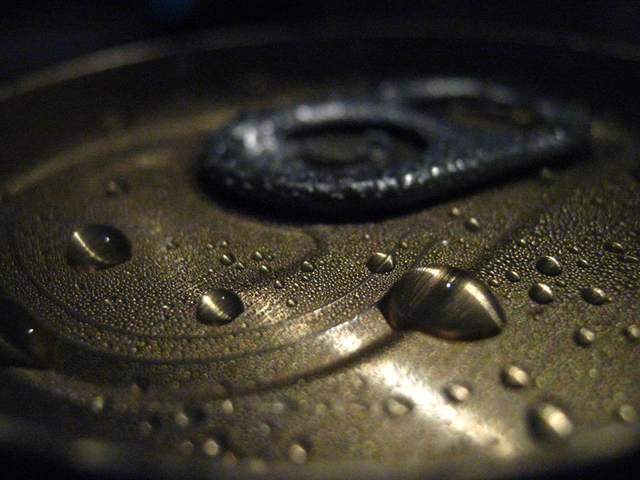 Phát hiện bất ngờ của giới khoa học: ánh sáng có thể làm nước bay hơi mà không cần nhiệt- Ảnh 1. Phát hiện bất ngờ của giới khoa học: ánh sáng có thể làm nước bay hơi mà không cần nhiệt- Ảnh 1.