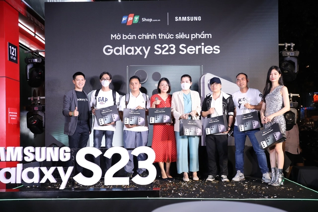 Chính thức mở bán Galaxy S23 series: Bản Ultra vẫn được người Việt ưa chuộng, màu Xanh Botanic chiếm ưu thế - Ảnh 4. Chính thức mở bán Galaxy S23 series: Bản Ultra vẫn được người Việt ưa chuộng, màu Xanh Botanic chiếm ưu thế - Ảnh 4.