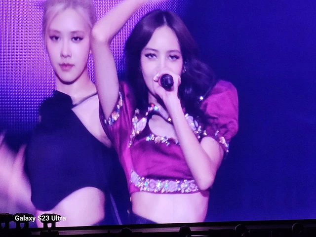 Cầm Galaxy S23 Ultra đi concert BlackPink mới thấy zoom quang 10x “hơn người” đến mức nào - Ảnh 6. Cầm Galaxy S23 Ultra đi concert BlackPink mới thấy zoom quang 10x “hơn người” đến mức nào - Ảnh 6.