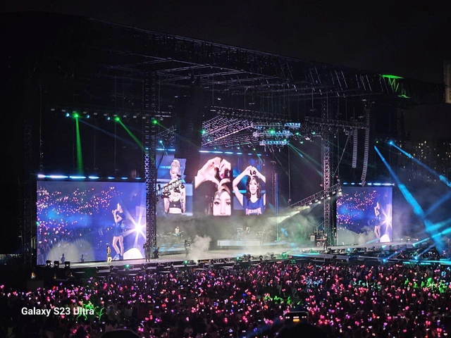 Cầm Galaxy S23 Ultra đi concert BlackPink mới thấy zoom quang 10x “hơn người” đến mức nào - Ảnh 2. Cầm Galaxy S23 Ultra đi concert BlackPink mới thấy zoom quang 10x “hơn người” đến mức nào - Ảnh 2.