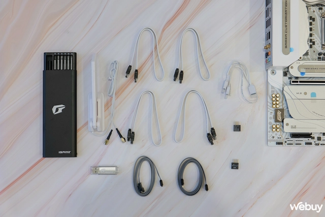 Trên tay Colorful iGame Z790D5 FLOW: mainboard màu trắng cho các cấu hình Intel cao cấp- Ảnh 3. Trên tay Colorful iGame Z790D5 FLOW: mainboard màu trắng cho các cấu hình Intel cao cấp- Ảnh 3.