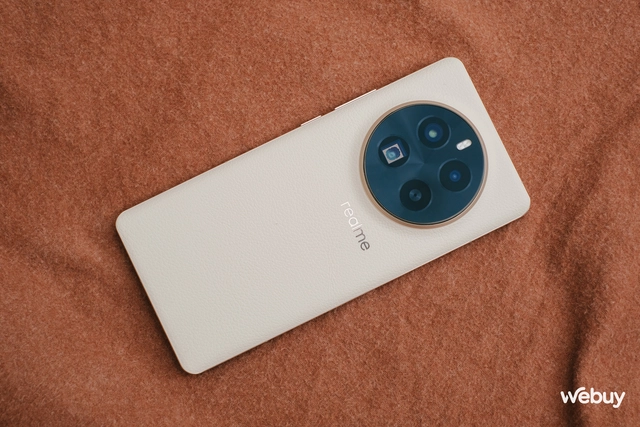 Xiaomi 14 chưa là gì, realme lại "phá đảo" phân khúc với smartphone Snapdragon 8 Gen 3, RAM 16GB, bộ nhớ 1TB mà giá cực "mềm"- Ảnh 6. Xiaomi 14 chưa là gì, realme lại "phá đảo" phân khúc với smartphone Snapdragon 8 Gen 3, RAM 16GB, bộ nhớ 1TB mà giá cực "mềm"- Ảnh 6.