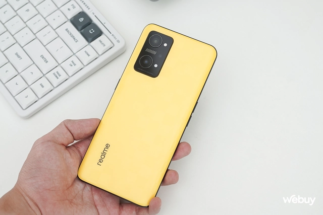 Điện thoại này giá 4,9 triệu có màn hình AMOLED 120Hz, chip "đầu 8" chơi game cực ngon, pin 5.000mAh kèm sạc nhanh 80W- Ảnh 6. Điện thoại này giá 4,9 triệu có màn hình AMOLED 120Hz, chip "đầu 8" chơi game cực ngon, pin 5.000mAh kèm sạc nhanh 80W- Ảnh 6.