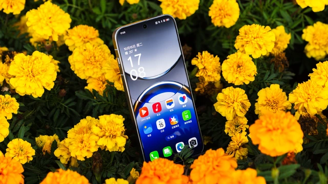 Ảnh thực tế OPPO Find X8 với thiết kế mới lạ, màn hình nhỏ gọn chỉ 6,59 inch, chip Dimensity 9400 cực mạnh, chuẩn bị bán chính hãng tại Việt Nam- Ảnh 6. Ảnh thực tế OPPO Find X8 với thiết kế mới lạ, màn hình nhỏ gọn chỉ 6,59 inch, chip Dimensity 9400 cực mạnh, chuẩn bị bán chính hãng tại Việt Nam- Ảnh 6.