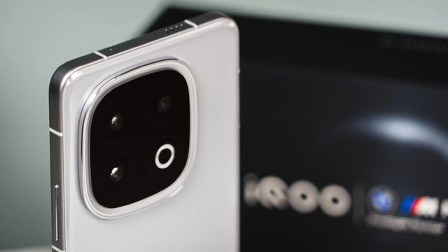 Cận cảnh smartphone 3 triệu điểm AnTuTu, Xiaomi 15 liệu có cửa cạnh tranh?- Ảnh 5. Cận cảnh smartphone 3 triệu điểm AnTuTu, Xiaomi 15 liệu có cửa cạnh tranh?- Ảnh 5.