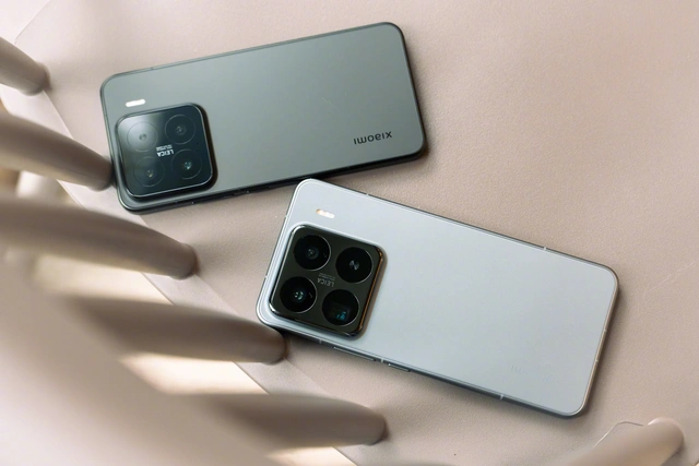 Cận cảnh Xiaomi 15 phiên bản "Ánh Bạc" với mặt lưng dòng chảy cực lạ mắt- Ảnh 5. Cận cảnh Xiaomi 15 phiên bản "Ánh Bạc" với mặt lưng dòng chảy cực lạ mắt- Ảnh 5.