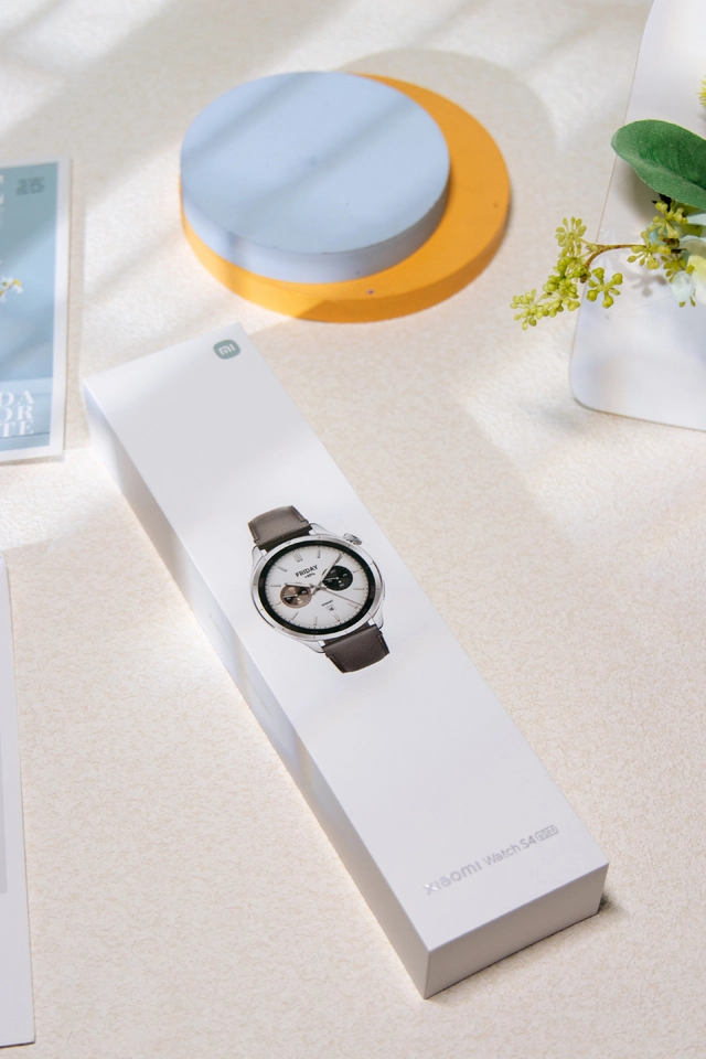 Xiaomi ra mắt smartwatch giá chỉ hơn 3 triệu đồng có màn hình siêu sáng, thay được khung viền, hỗ trợ GPS, pin 15 ngày- Ảnh 1. Xiaomi ra mắt smartwatch giá chỉ hơn 3 triệu đồng có màn hình siêu sáng, thay được khung viền, hỗ trợ GPS, pin 15 ngày- Ảnh 1.