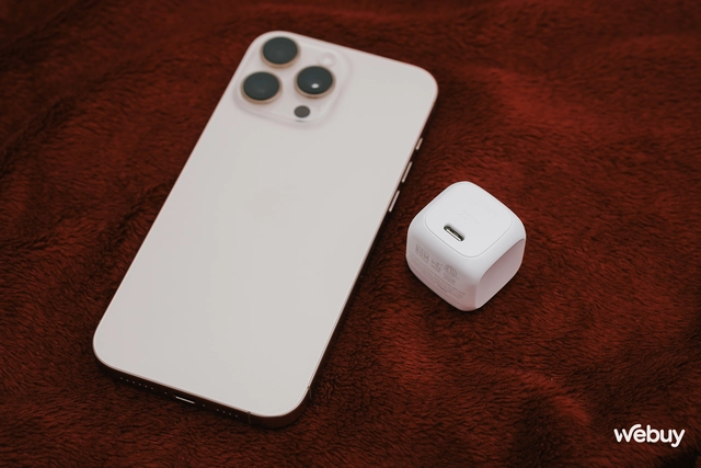 Củ sạc nhanh siêu bé cho người dùng iPhone: Made in Indonesia, nặng chỉ 38g, công suất 20W, giá 300.000 đồng- Ảnh 11. Củ sạc nhanh siêu bé cho người dùng iPhone: Made in Indonesia, nặng chỉ 38g, công suất 20W, giá 300.000 đồng- Ảnh 11.