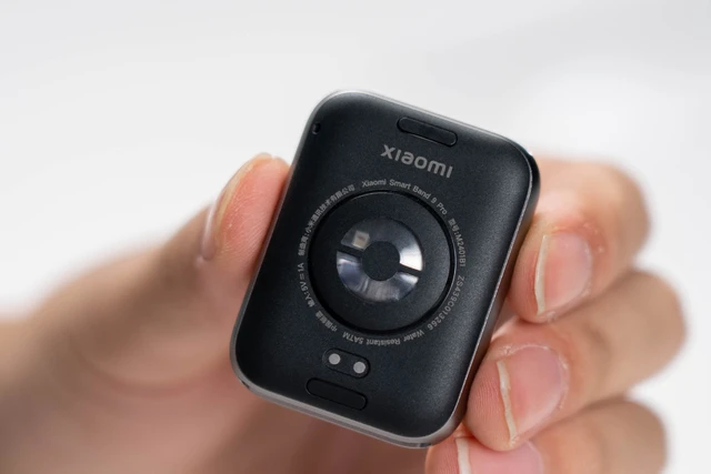 Cận cảnh smartband "quốc dân" Xiaomi Band 9 Pro : Thiết kế kim loại, màn hình siêu sáng, siêu mượt, GPS tích hợp, pin 3 tuần, giá rẻ chỉ hơn 1 triệu đồng- Ảnh 6. Cận cảnh smartband "quốc dân" Xiaomi Band 9 Pro : Thiết kế kim loại, màn hình siêu sáng, siêu mượt, GPS tích hợp, pin 3 tuần, giá rẻ chỉ hơn 1 triệu đồng- Ảnh 6.