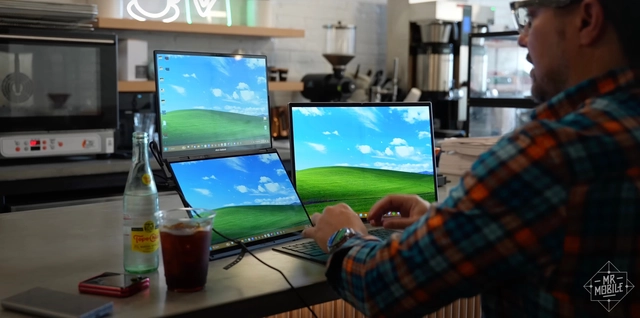 Reviewer đánh giá màn hình di động gập đôi của Asus: Chất lượng tốt nhưng vẫn như bản thử nghiệm, giá "trên trời" nên khó có người mua- Ảnh 6. Reviewer đánh giá màn hình di động gập đôi của Asus: Chất lượng tốt nhưng vẫn như bản thử nghiệm, giá "trên trời" nên khó có người mua- Ảnh 6.