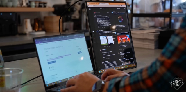 Reviewer đánh giá màn hình di động gập đôi của Asus: Chất lượng tốt nhưng vẫn như bản thử nghiệm, giá "trên trời" nên khó có người mua- Ảnh 3. Reviewer đánh giá màn hình di động gập đôi của Asus: Chất lượng tốt nhưng vẫn như bản thử nghiệm, giá "trên trời" nên khó có người mua- Ảnh 3.