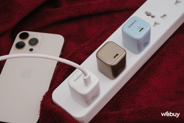 Trên tay củ sạc 45W bé nhất thế giới: Nhiều màu sắc, "tí hon" là thế nhưng lại sạc được cho cả MacBook Pro, giá chỉ 389.000 đồng- Ảnh 10. Trên tay củ sạc 45W bé nhất thế giới: Nhiều màu sắc, "tí hon" là thế nhưng lại sạc được cho cả MacBook Pro, giá chỉ 389.000 đồng- Ảnh 10.