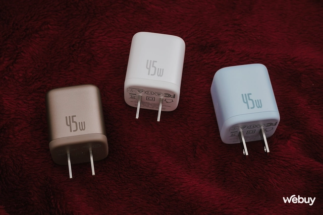 Trên tay củ sạc 45W bé nhất thế giới: Nhiều màu sắc, "tí hon" là thế nhưng lại sạc được cho cả MacBook Pro, giá chỉ 389.000 đồng- Ảnh 2. Trên tay củ sạc 45W bé nhất thế giới: Nhiều màu sắc, "tí hon" là thế nhưng lại sạc được cho cả MacBook Pro, giá chỉ 389.000 đồng- Ảnh 2.