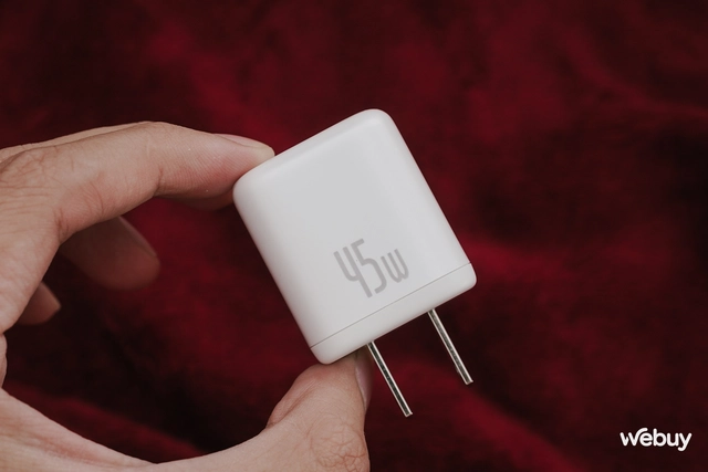 Trên tay củ sạc 45W bé nhất thế giới: Nhiều màu sắc, "tí hon" là thế nhưng lại sạc được cho cả MacBook Pro, giá chỉ 389.000 đồng- Ảnh 15. Trên tay củ sạc 45W bé nhất thế giới: Nhiều màu sắc, "tí hon" là thế nhưng lại sạc được cho cả MacBook Pro, giá chỉ 389.000 đồng- Ảnh 15.