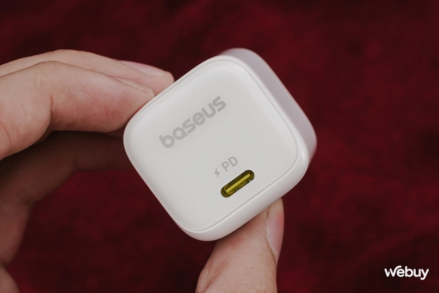 Trên tay củ sạc 45W bé nhất thế giới: Nhiều màu sắc, "tí hon" là thế nhưng lại sạc được cho cả MacBook Pro, giá chỉ 389.000 đồng- Ảnh 9. Trên tay củ sạc 45W bé nhất thế giới: Nhiều màu sắc, "tí hon" là thế nhưng lại sạc được cho cả MacBook Pro, giá chỉ 389.000 đồng- Ảnh 9.