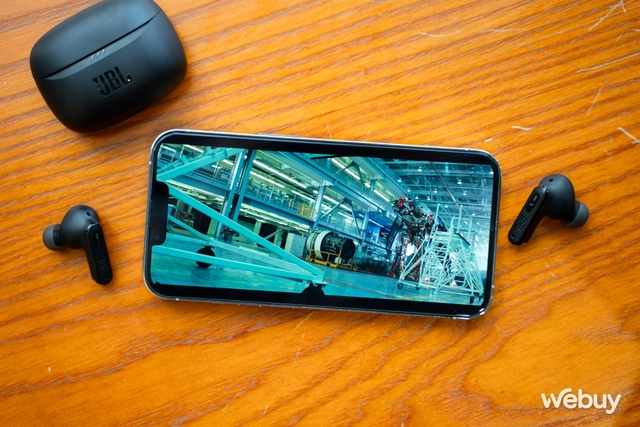 Đây là bộ đôi tai nghe không dây phổ thông mới của JBL: Gọn nhẹ dễ đeo, chống ồn đủ dùng, chống văng nước, giá chỉ từ 1.39 triệu- Ảnh 6. Đây là bộ đôi tai nghe không dây phổ thông mới của JBL: Gọn nhẹ dễ đeo, chống ồn đủ dùng, chống văng nước, giá chỉ từ 1.39 triệu- Ảnh 6.