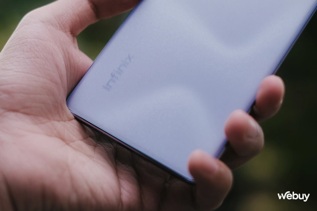 Điện thoại này giá dưới 5 triệu nhưng có thiết kế siêu mỏng nhẹ, màn hình đẹp, camera 50MP kèm pin dùng 3 ngày- Ảnh 3. Điện thoại này giá dưới 5 triệu nhưng có thiết kế siêu mỏng nhẹ, màn hình đẹp, camera 50MP kèm pin dùng 3 ngày- Ảnh 3.