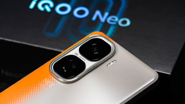 Điện thoại Dimensity 9400 giá rẻ nhất: Thiết kế đẹp, có vân tay siêu âm, pin 6.100mAh kèm sạc nhanh 120W mà giá chỉ bằng nửa OPPO Find X8 Pro- Ảnh 4. Điện thoại Dimensity 9400 giá rẻ nhất: Thiết kế đẹp, có vân tay siêu âm, pin 6.100mAh kèm sạc nhanh 120W mà giá chỉ bằng nửa OPPO Find X8 Pro- Ảnh 4.