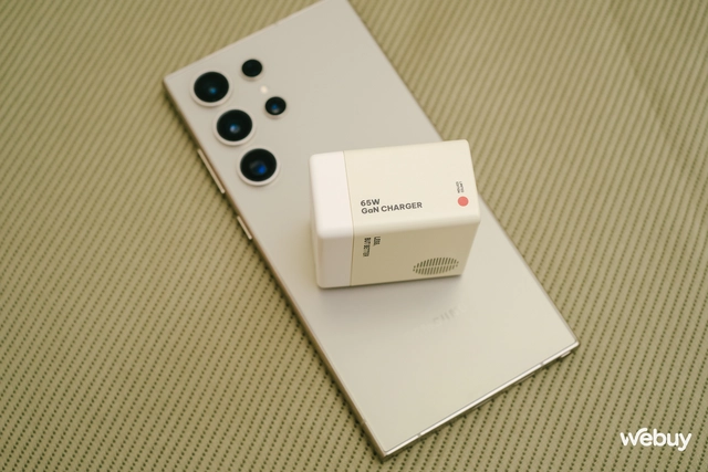 Củ sạc nhanh 65W thiết kế cực đẹp: 3 cổng USB, sạc nhanh cho iPhone, MacBook thoải mái, giá hơn 600.000 đồng- Ảnh 9. Củ sạc nhanh 65W thiết kế cực đẹp: 3 cổng USB, sạc nhanh cho iPhone, MacBook thoải mái, giá hơn 600.000 đồng- Ảnh 9.